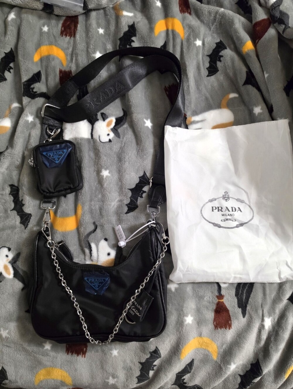 classic Black Shoulder Bag with Chain Accent